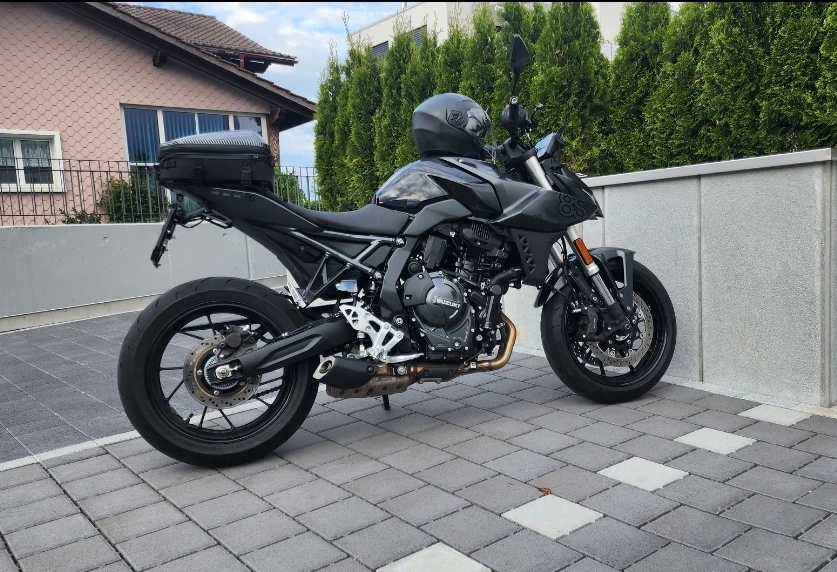 Suzuki GSX-8S evo
